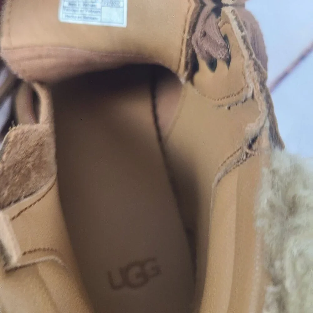 UGG Girls Pure Leather Lace Up Zipper Sneaker Boots with‎ Wool Fur Size 5